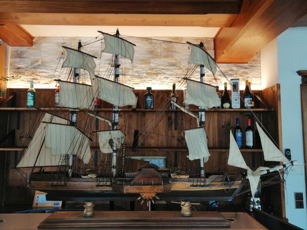 Hotel Wilder Mann Feuchtwangen Bagian luar foto