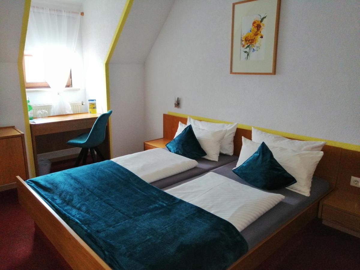 Hotel Wilder Mann Feuchtwangen Bagian luar foto