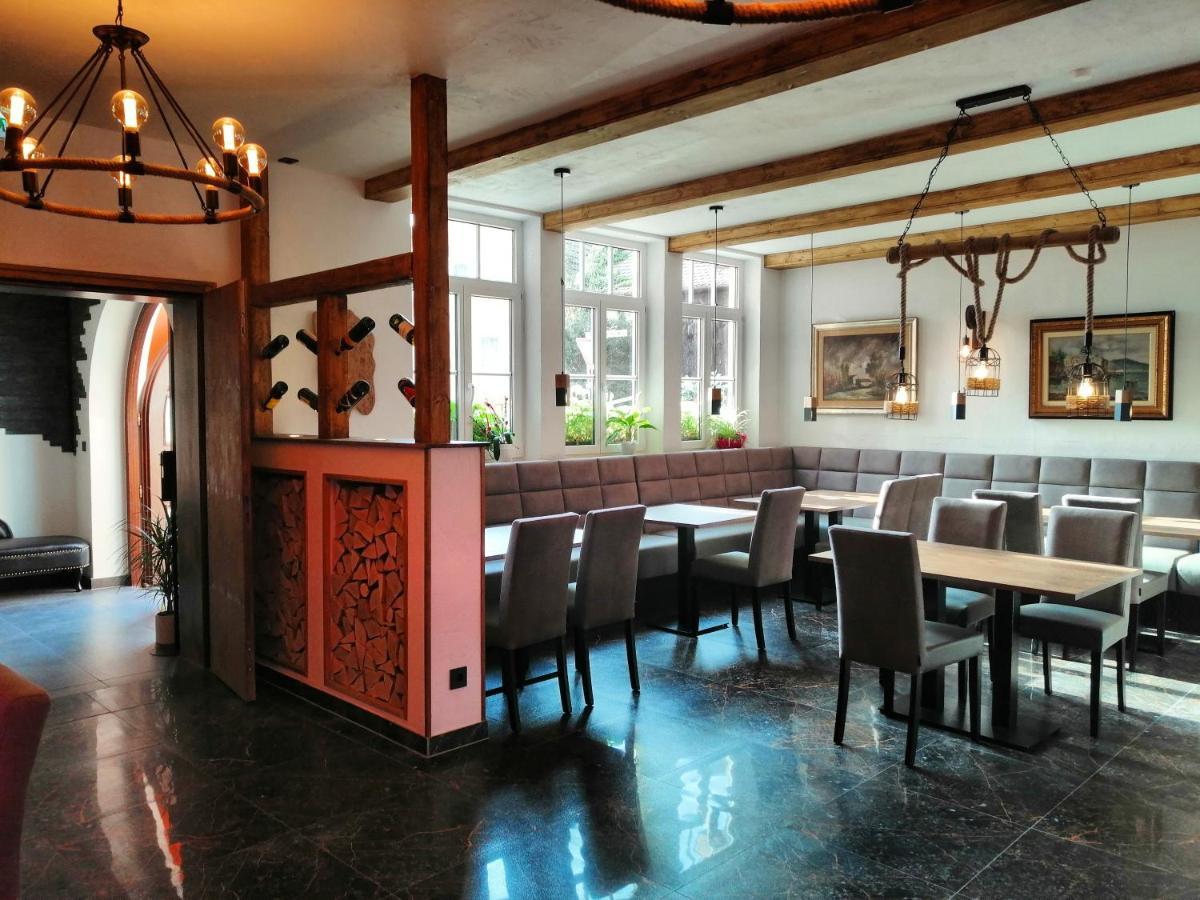 Hotel Wilder Mann Feuchtwangen Bagian luar foto