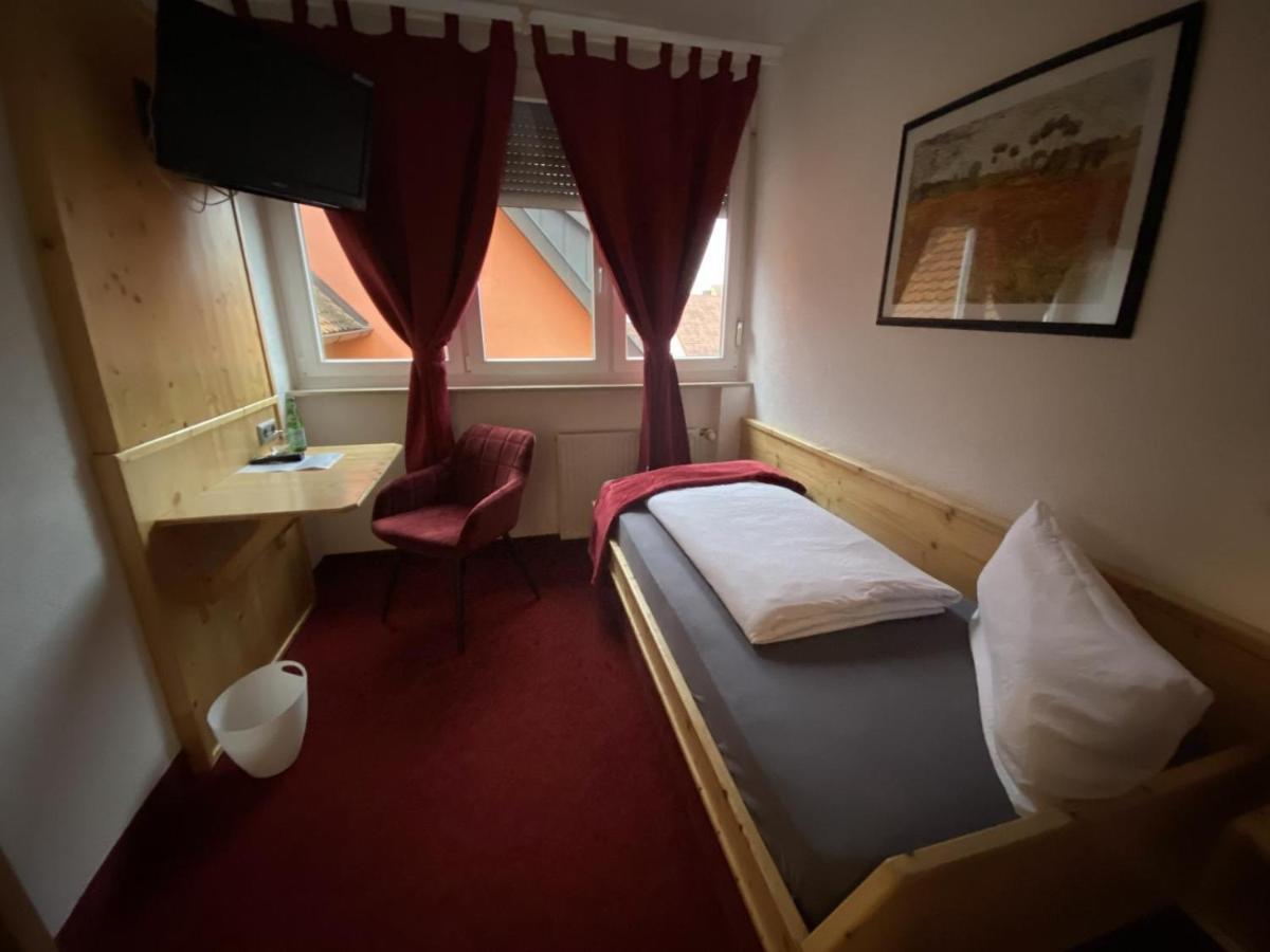 Hotel Wilder Mann Feuchtwangen Bagian luar foto