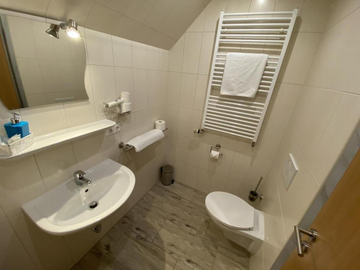 Hotel Wilder Mann Feuchtwangen Bagian luar foto