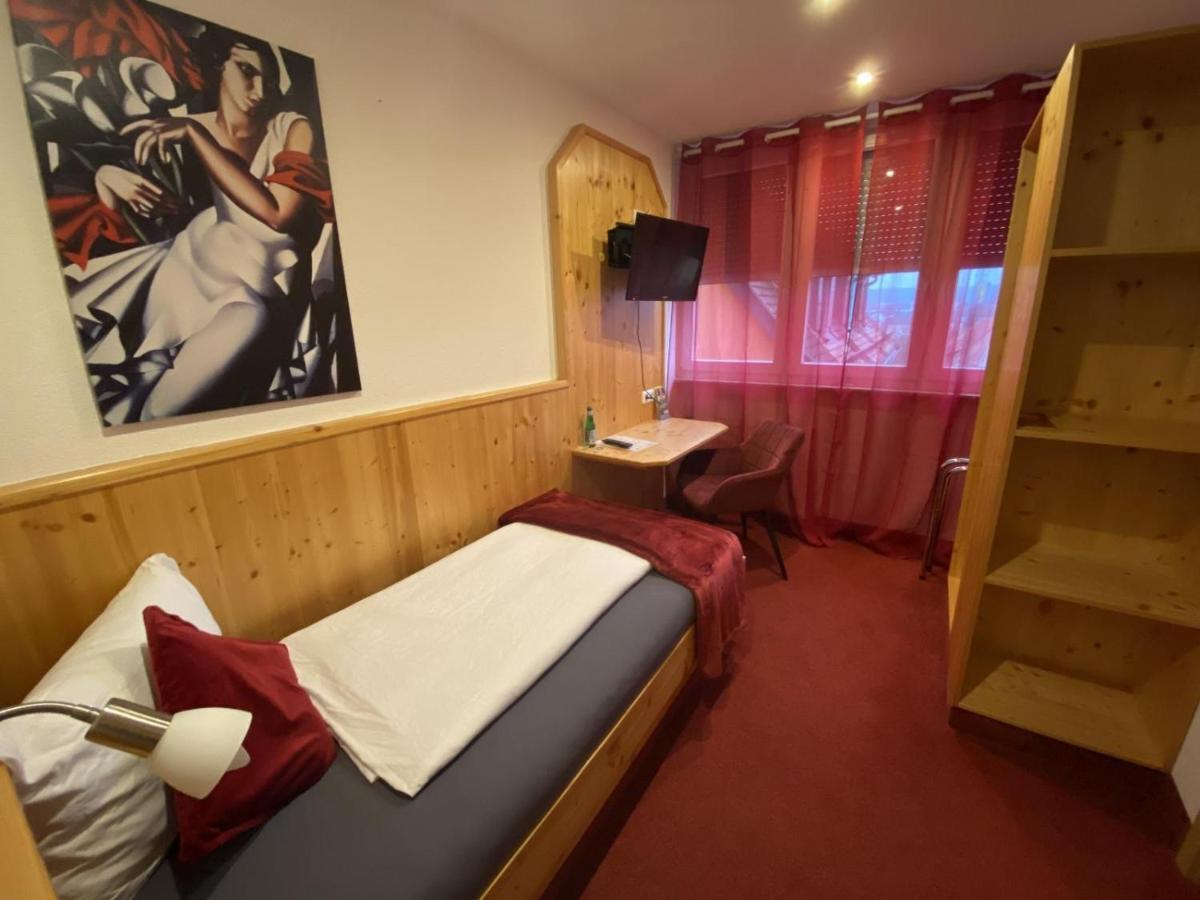 Hotel Wilder Mann Feuchtwangen Bagian luar foto