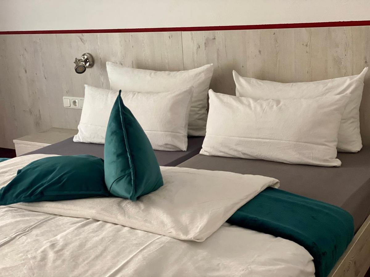 Hotel Wilder Mann Feuchtwangen Bagian luar foto