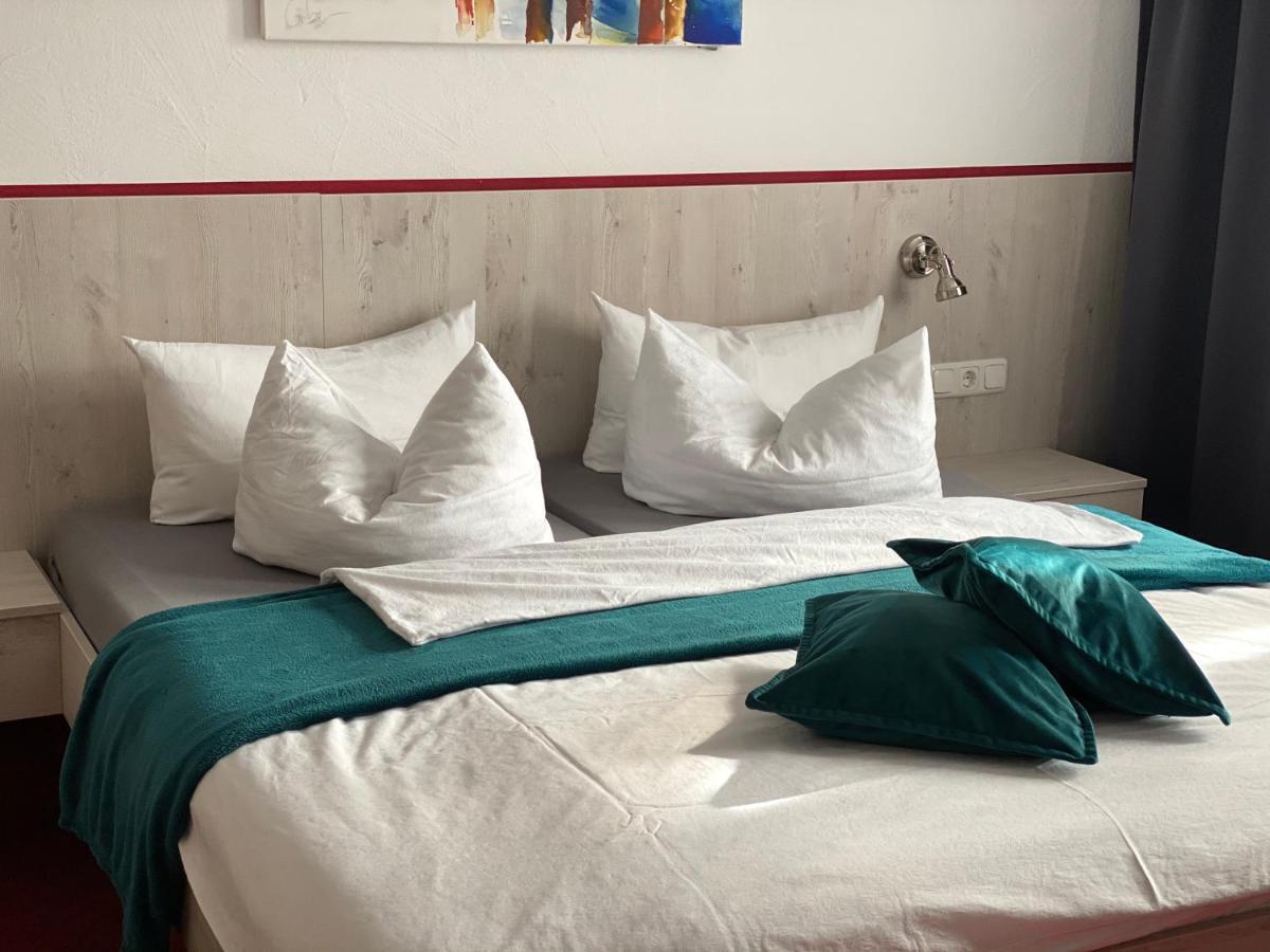 Hotel Wilder Mann Feuchtwangen Bagian luar foto