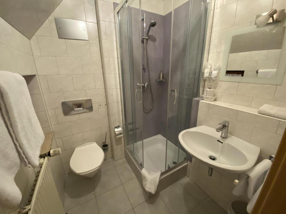 Hotel Wilder Mann Feuchtwangen Bagian luar foto
