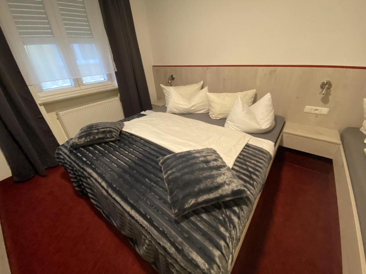 Hotel Wilder Mann Feuchtwangen Bagian luar foto