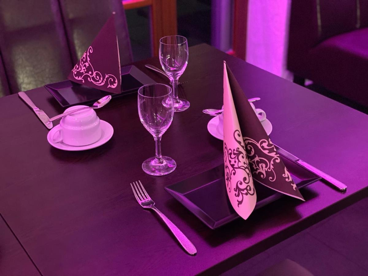 Hotel Wilder Mann Feuchtwangen Bagian luar foto