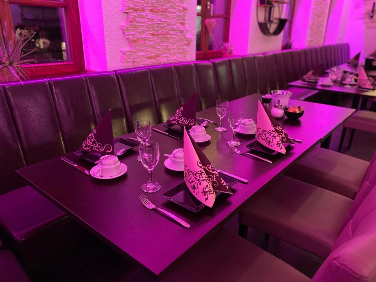 Hotel Wilder Mann Feuchtwangen Bagian luar foto