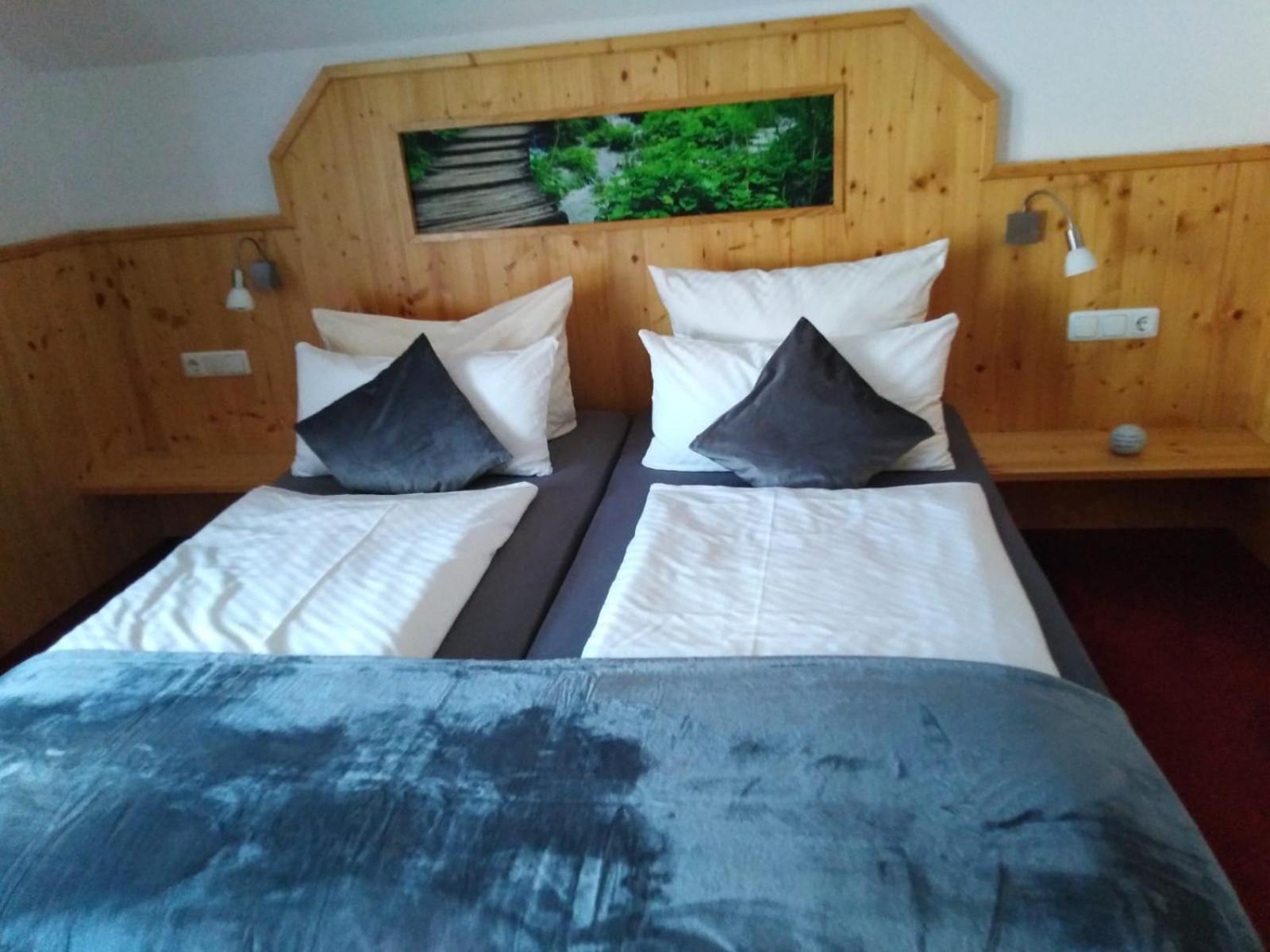 Hotel Wilder Mann Feuchtwangen Bagian luar foto
