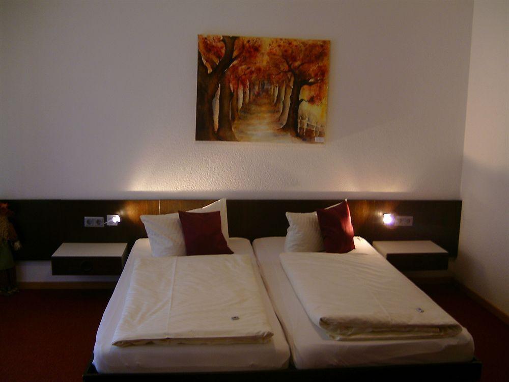Hotel Wilder Mann Feuchtwangen Bagian luar foto