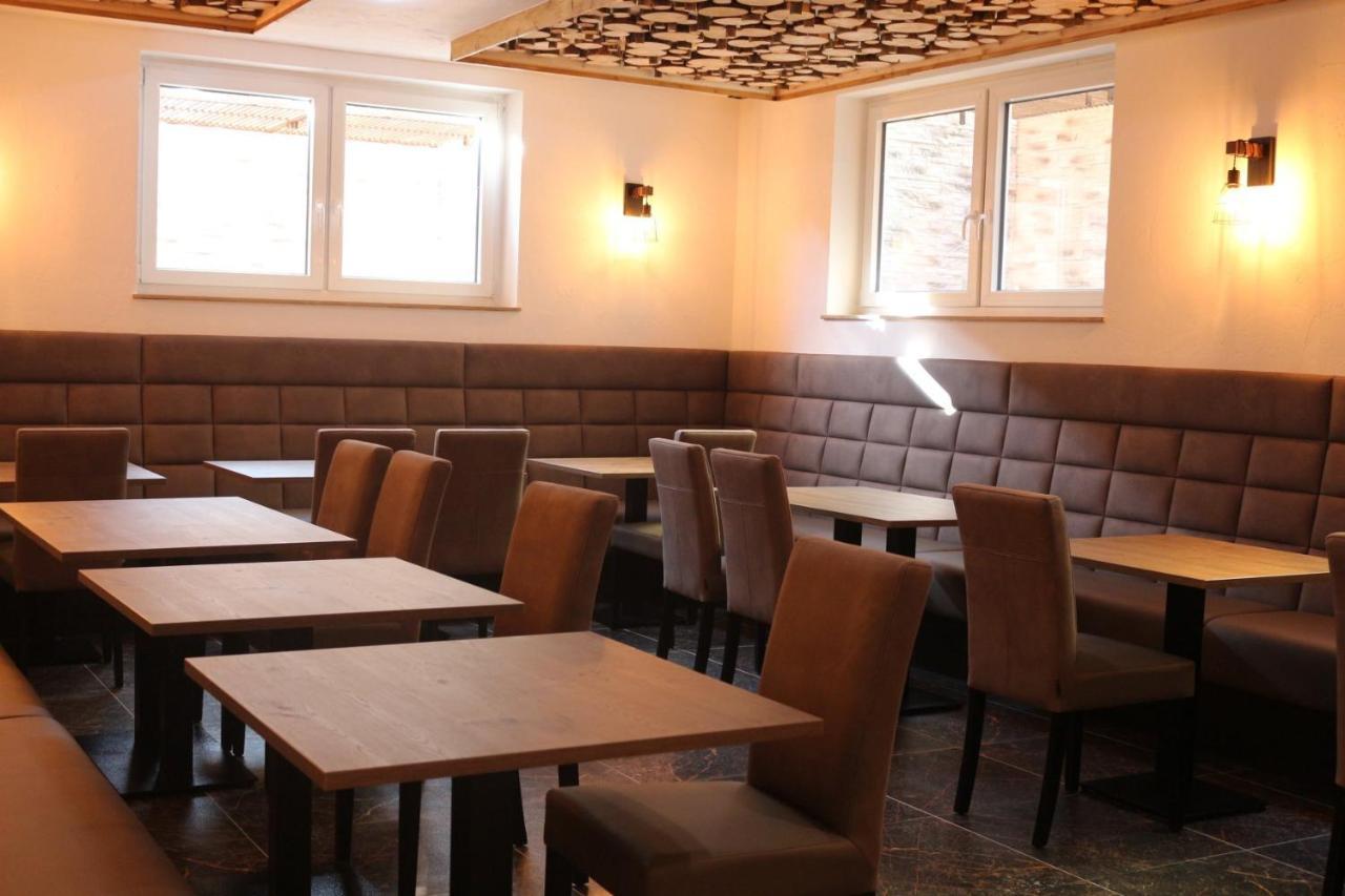 Hotel Wilder Mann Feuchtwangen Bagian luar foto